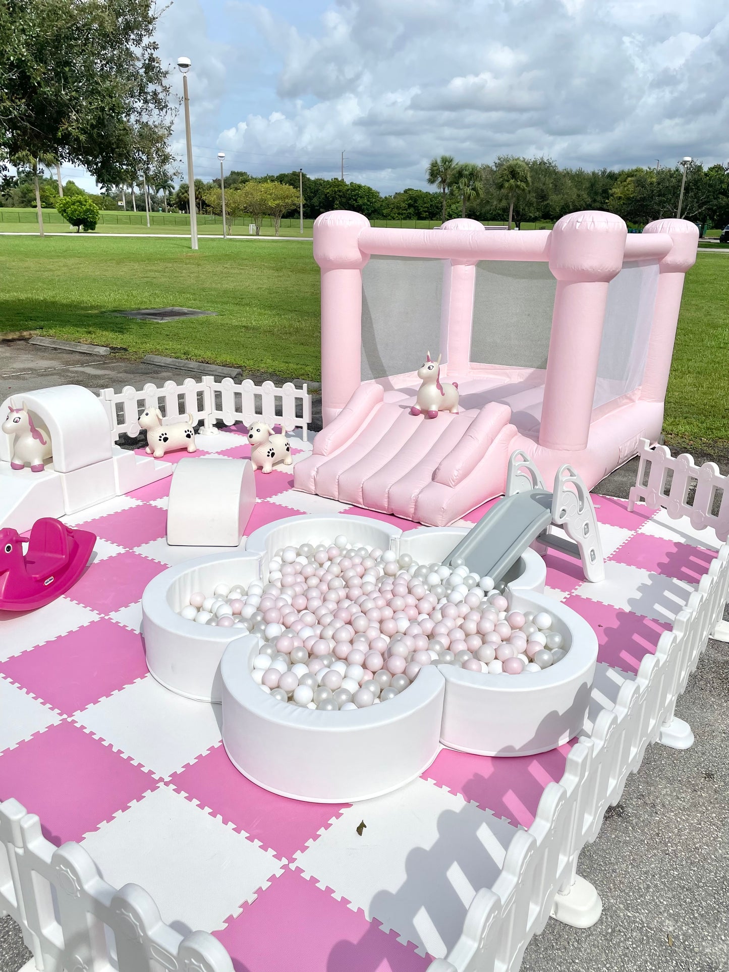 Luxury Soft Play | White & Pink | Play area 18x25ft