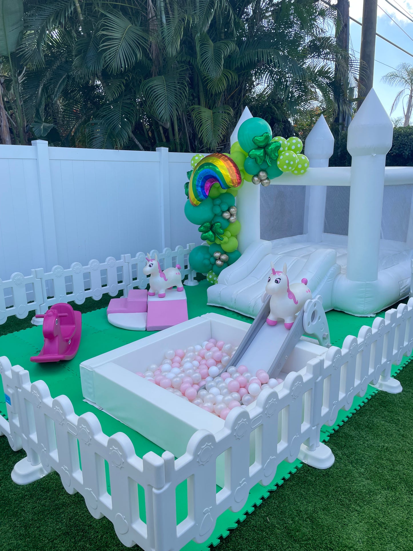 Basic Soft Play White & Green