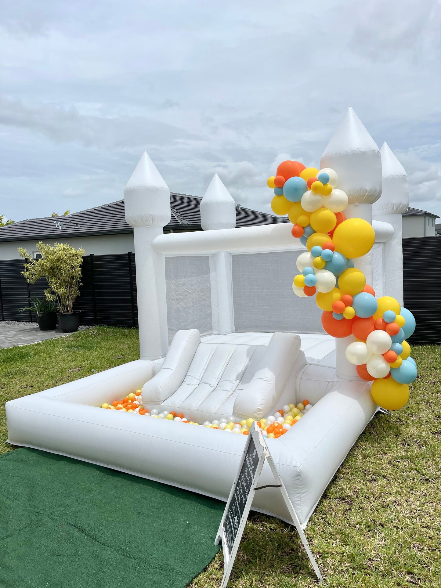 White Bounce House with Ball Pit attached | 10x13ft | For kids up to 10 years