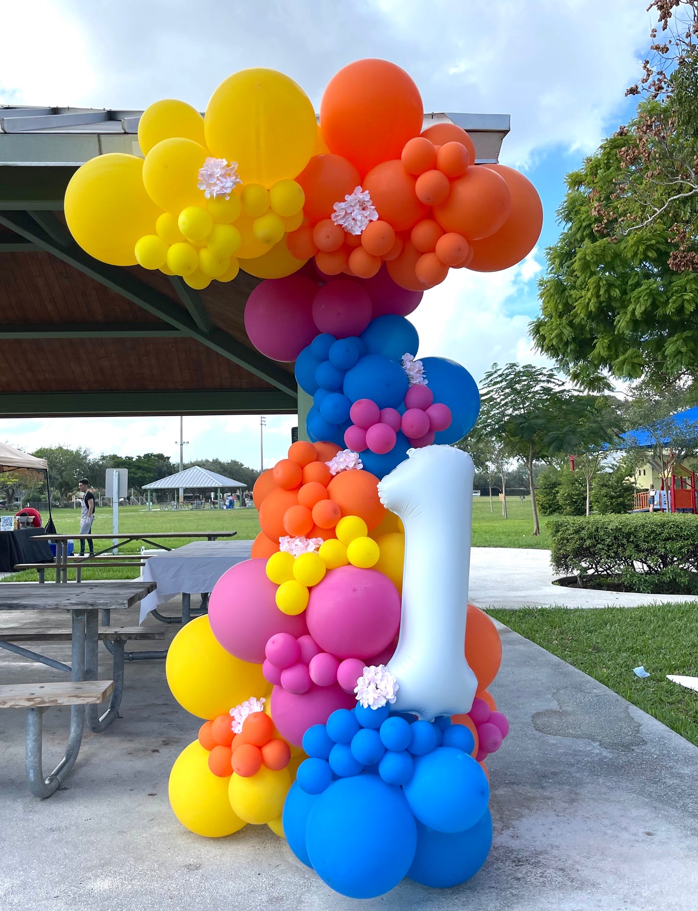 Shelter Balloons Garlands – Deluxe Bounce House